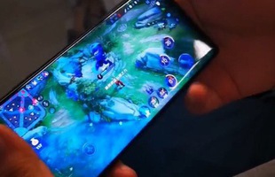 Xem Huawei Mate X trổ tài 