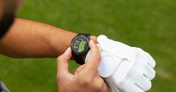 Garmin ra mắt smartwatch GPS giá mềm cho golfer