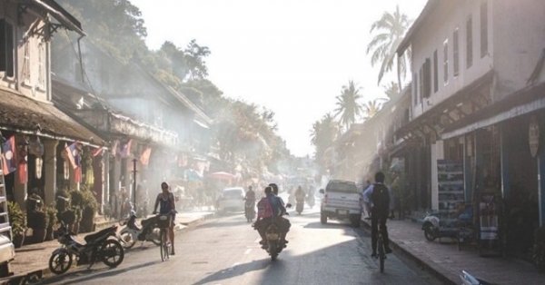 Bị trêu không có xe máy riêng, chàng trai ăn cắp luôn 8 cái lấy le với bạn gái