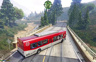 Xuất hiện thánh lái xe trong GTA V: Dùng xe buýt đổ đèo, drift điên cuồng với vận tốc 180km/h mà vẫn 