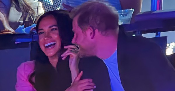 Harry cúi người hôn, nhưng Meghan từ chối