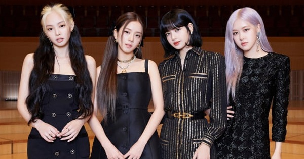 Nhan sắc của BLACKPINK gây sốt tại họp báo: Jennie khoe quả đầu 