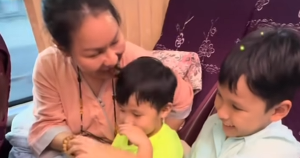 Sau 100 ngày của chồng, bà xã Quý Bình bất ngờ đưa 2 con trai đi làm điều này