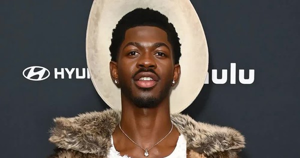 Rapper Lil Nas X phủ nhận 4 trọng tội, đã được trả tự do
