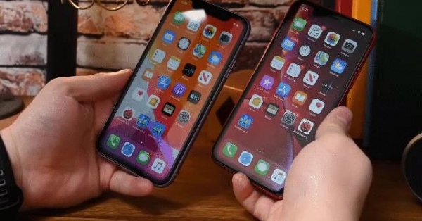 Mua iPhone 11 hay XS Max khi có mức giá tương đương nhau?