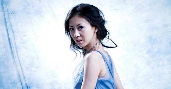 Sao nữ chụp ảnh nude để nổi tiếng bị bố từ mặt, chồng đòi ly hôn