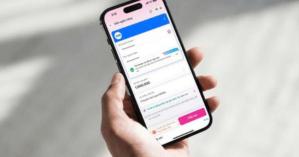 Suýt mất sạch tiền vì nhận tin nhắn “trúng thưởng iPhone”, khách hàng thoát bẫy nhờ gọi tổng đài