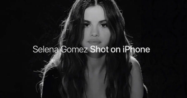 HOT: Selena Gomez làm điều bất ngờ bằng iPhone 11 Pro