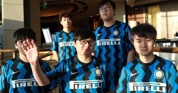 CLB Inter Milan chúc mừng SofM và Suning sau chiến thắng 3-1 trước TOP Esports