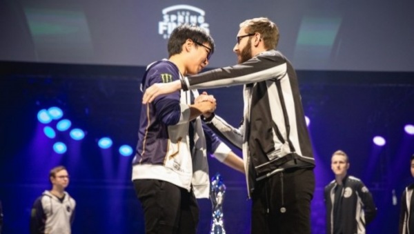 Doublelift và Bjergsen sẽ vắng mặt tại Siêu sao đại chiến năm nay