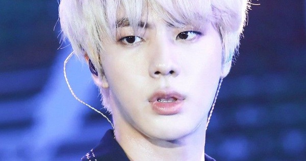 Anh cả Jin (BTS) lộ nhân cách thật chỉ sau một lần bạn thân gặp khó khăn về tài chính