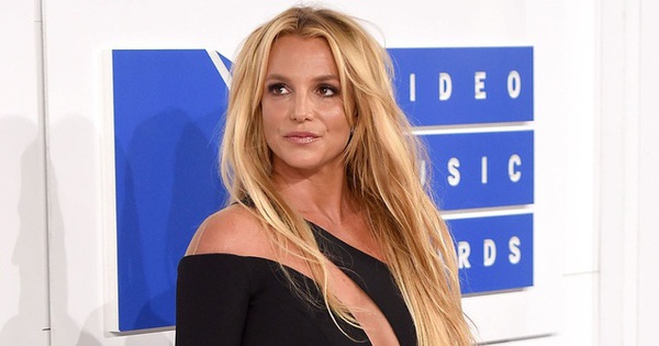 Britney Spears chỉ trích fan