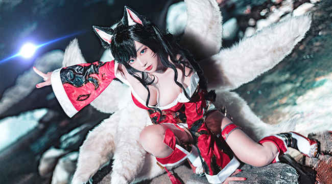 LMHT cosplay: Bỏng mắt với Ahri phiên bản “đốt mắt” người nhìn