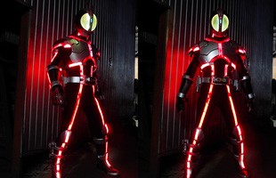 Lác mắt trước độ chịu chơi của cosplayer khi hóa thân thành Kamen Rider Faiz