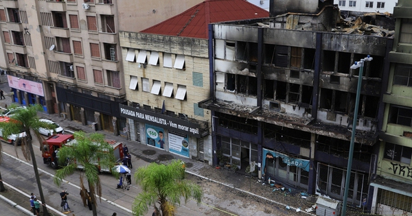 Cháy khách sạn cho người vô gia cư ở Brazil, ít nhất 10 người thiệt mạng