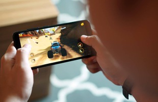 Với 5 triệu đồng nên mua smartphone nào để chơi game mượt mà, pin trâu?