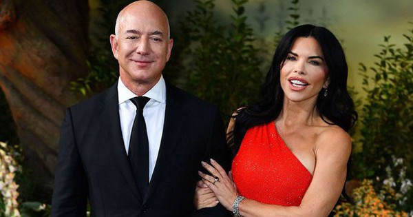 Tại sao tỷ phú Jeff Bezos lại yêu Sanchez đến vậy?