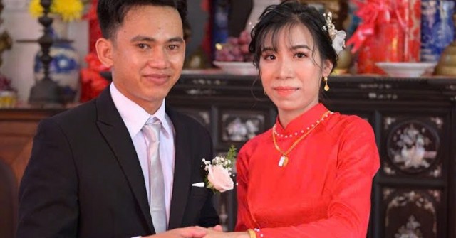 Cặp đôi Bến Tre làm đám cưới 3 mâm cỗ, ông bà, bố mẹ đứng ra bê tráp giờ ra sao?