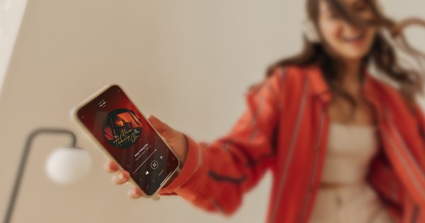 Zing MP3 cập nhật mới: Giao diện tối giản, chuyển nhạc mượt mà