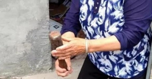 Cụ bà 90 tuổi dùng lựu đạn làm chày giã hạt tiêu suốt hơn 20 năm