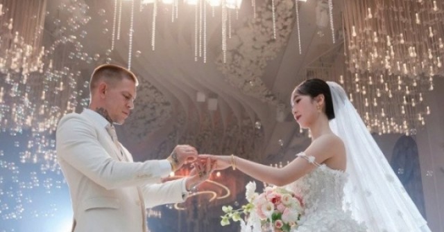 Chàng võ sĩ Úc lấy vợ ở Huế, ngỡ ngàng trước đám cưới 500 khách mời