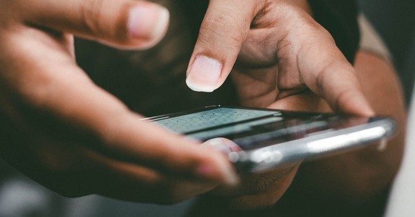 Công an cảnh báo các tin nhắn SMS, Zalo, Facebook có thể khiến người dân bị đánh cắp toàn bộ thông tin cá nhân và tiền trong tài khoản ngân hàng