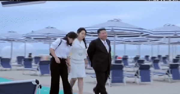 Phu nhân Chủ tịch Triều Tiên Kim Jong Un lần đầu xuất hiện sau hơn 1 năm vắng bóng
