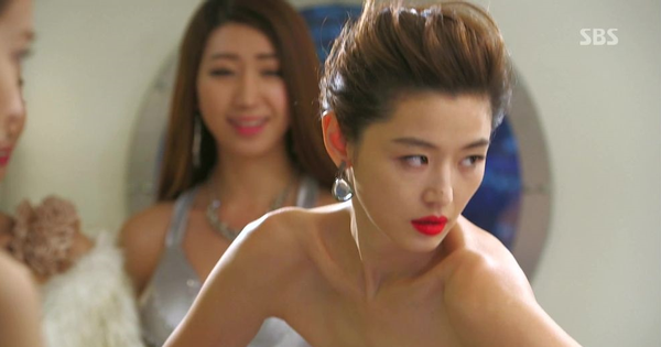 5 mỹ nhân Hàn là “kẻ thù của người hướng nội”: Thấy Son Ye Jin là khóc thét, số 1 kém duyên thôi rồi