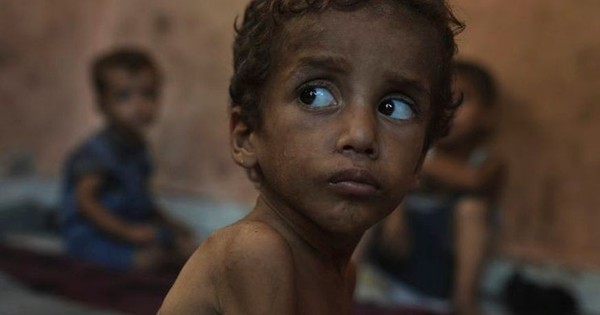 Người mẹ chật vật nuôi 6 con trong nạn đói ở Gaza
