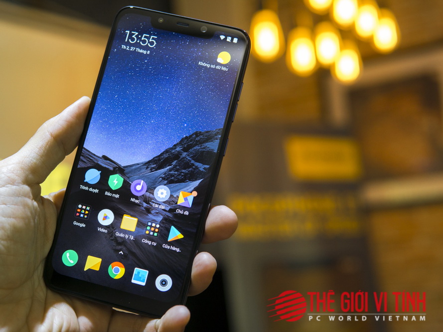 Pocophone F1 mở bán cuối tháng 8, giá từ 7,99 triệu đồng