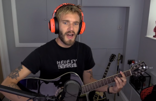 Chiều lòng fan cầm đàn hát nghêu ngao siêu hit Despacito, PewDiePie “ăn” ngay quả cảnh cáo bản quyền