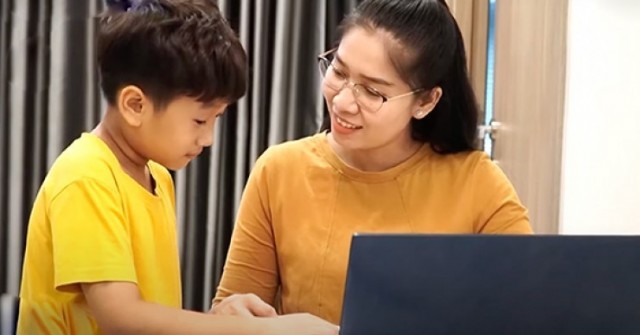Cần dạy trẻ điều gì trong thời đại công nghệ?
