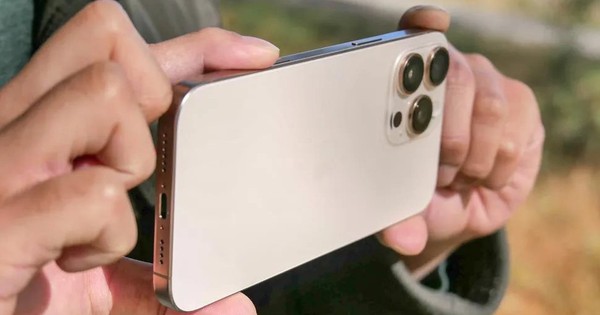 Một tháng dùng iPhone 16 Pro Max, tôi không thể chịu nổi tính năng này: "Android làm ơn đừng sao chép nó"