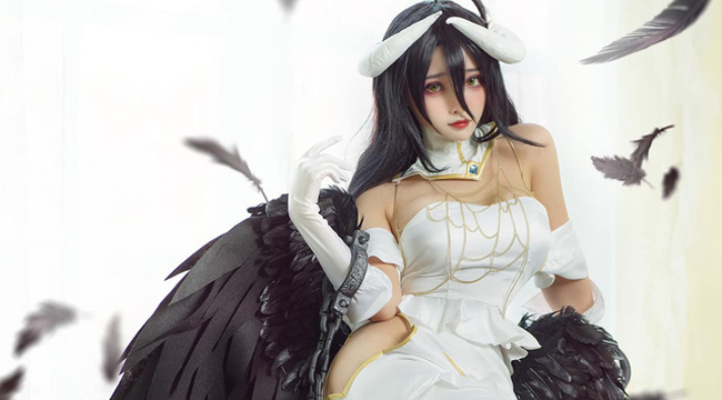 Ngẩn ngơ với sắc đẹp mê hồn của quỷ nữ Albedo trong cosplay Overlord