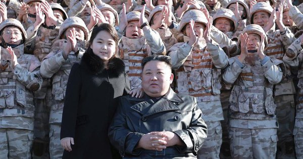 Con gái ông Kim Jong-un xuất hiện lần thứ hai khiến truyền thông xôn xao về ẩn ý của Triền Tiên