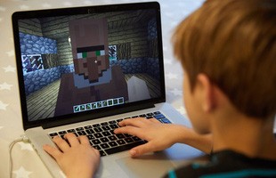 Không muốn người dân tụ tập ngoài đường, chính phủ Ba Lan tự mở luôn server Minecraft để 'dụ' giới trẻ ngồi nhà chơi game