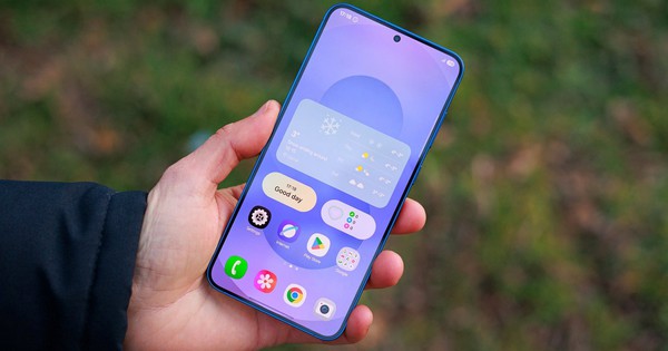 Chuyên gia review: "Tôi sẽ mua điện thoại này của Samsung ngay lập tức"