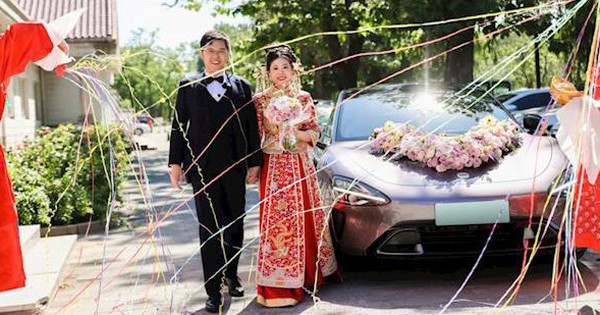 Chê Rolls-Royce và Bentley, cặp đôi này dùng Xiaomi SU7 làm xe hoa rước dâu: Dù không sang nhưng ai cũng phải ngước nhìn