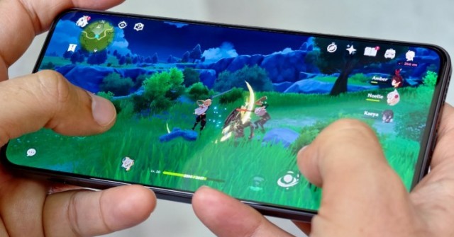 Top smartphone pin "trâu" nhất nửa đầu năm 2025