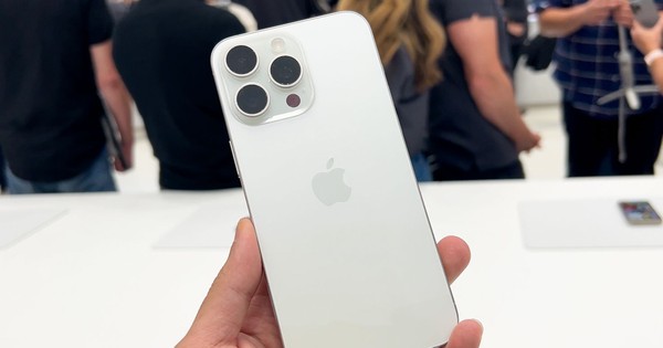 iPhone cũ tiếp tục giảm giá đậm, iPhone 15 Pro Max còn dưới 20 triệu đồng, nhiều mẫu hot chỉ từ 12 triệu đồng