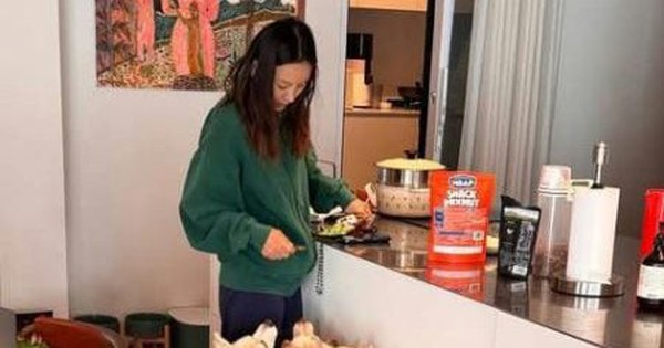 Lee Hyori tiết lộ từng bị chó cắn suýt đứt ngón tay