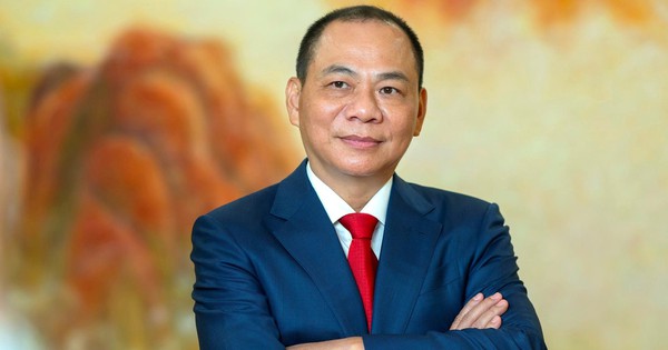 Công ty của tỷ phú Phạm Nhật Vượng đề xuất đặc biệt về giá bán lẻ điện cho sạc xe điện