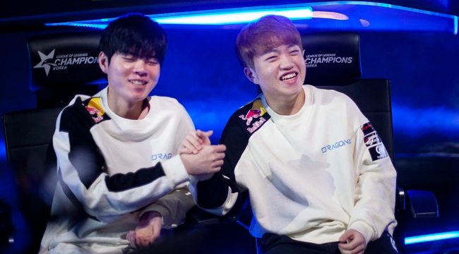 Deft: “Keria từng hứa sẽ giúp tôi vô địch CKTG, vì thế sẽ rất thú vị nếu T1 và DRX vào Chung kết”