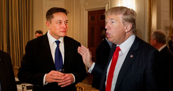 Elon Musk sa thải 1 loạt lãnh đạo cấp cao sau khi tiếp quản Twitter; tài khoản của ông Trump vẫn chưa được khôi phục