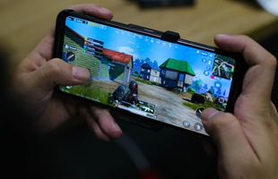 Nắn tận tay ROG Phone 2: Smartphone gaming hơn 20 triệu liệu chơi có sướng như lời đồn