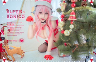 Nóng mắt với cosplay Super Sonico Giáng Sinh cực gợi cảm