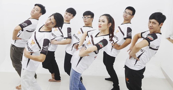 Streamer Chichi ôn lại kỷ niệm FFQ, giờ mỗi người một ngả, chỉ thầy Ba là thành 