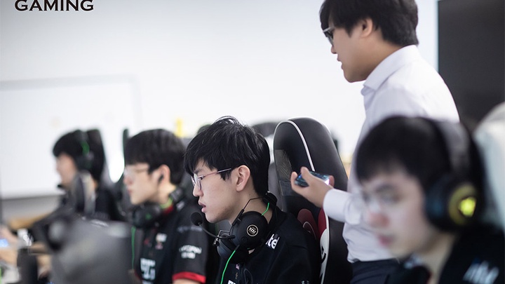 EDG: Đối thủ của WB ở Playoffs LPL Mùa Xuân 2022 mạnh cỡ nào?