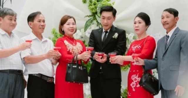 Đám cưới vắng cô dâu, chú rể Đắk Lắk một mình làm lễ khiến hai họ thương cảm