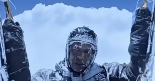 Bị kẹt trong đám mây, người chơi dù lượn suýt chết cóng ở nhiệt độ -40°C
